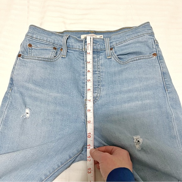 Levi's Wedgie Straight High Rise Raw Hem Distressed Jean Blue size 28 - Picture 14 of 16